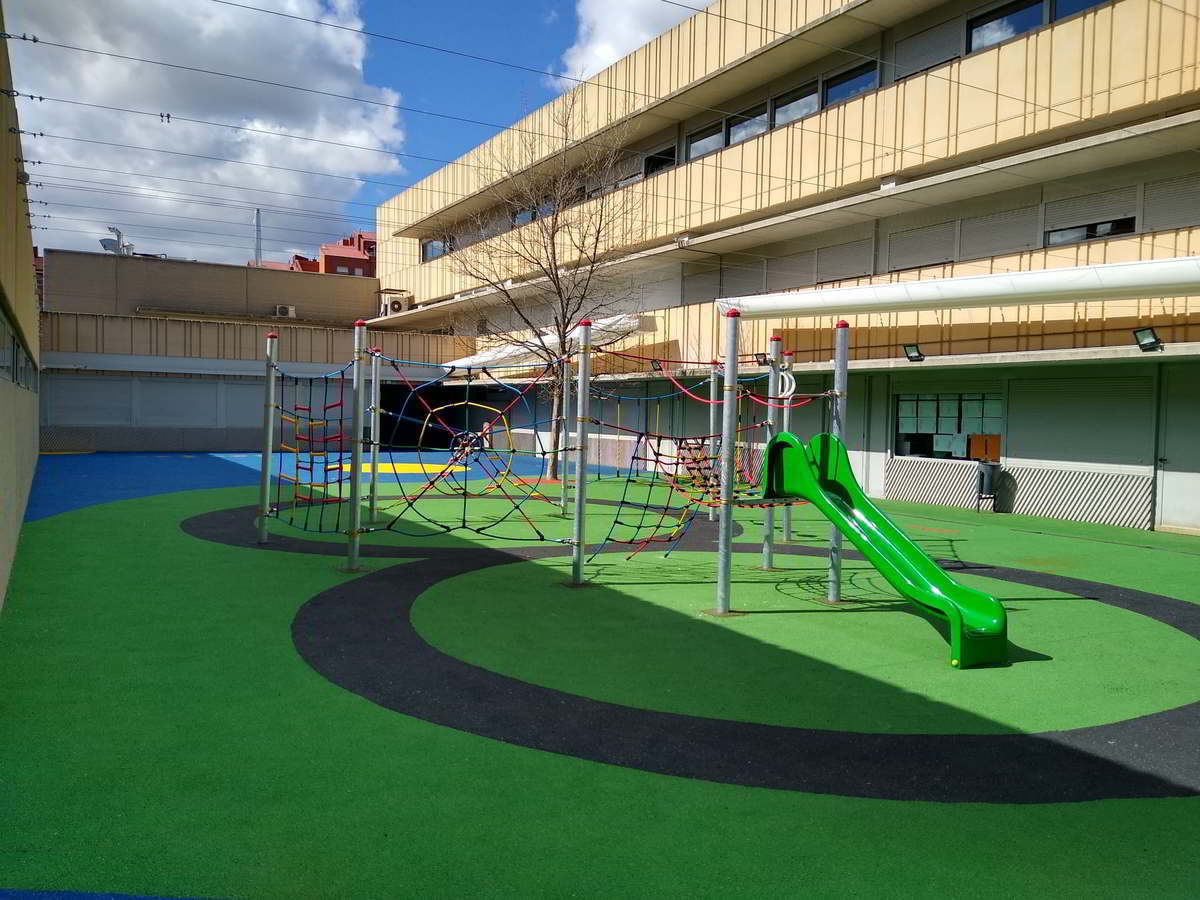 Parques infantiles homologados para colegios